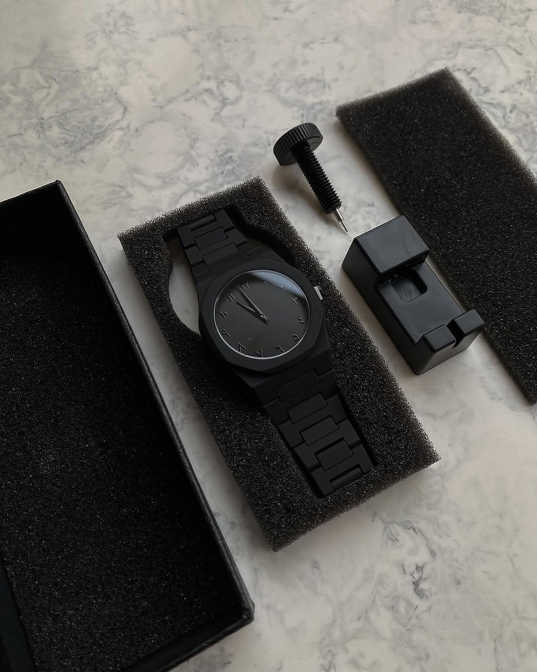 Black Aura Watch