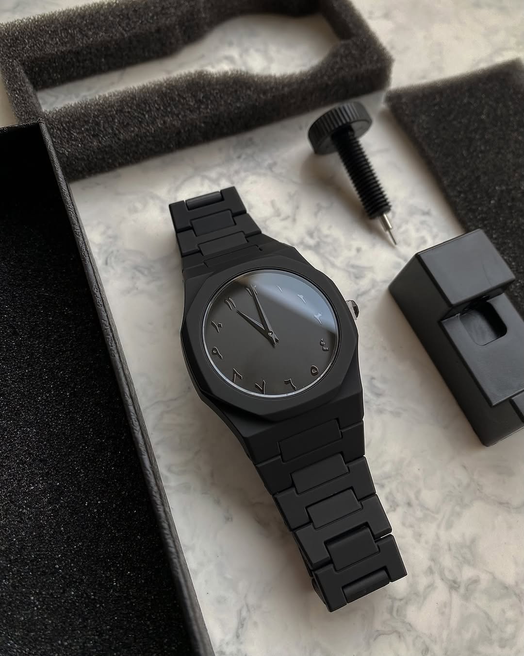 Black Aura Watch